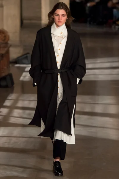Look 7